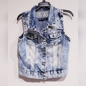 Aeropostale Sleeveless Jean Jacket w/Embroidered petals Size M